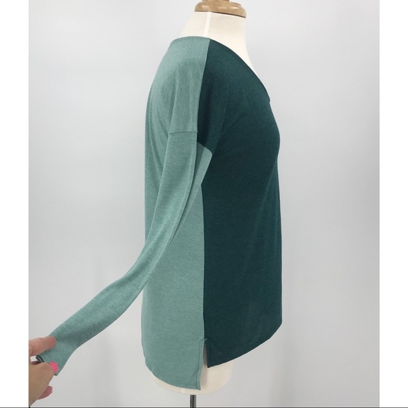 Ann Taylor LOFT Green V-neck Form Fitting 2 Tone Long Sleeve Tee Top Shirt #A12 - Picture 3 of 10